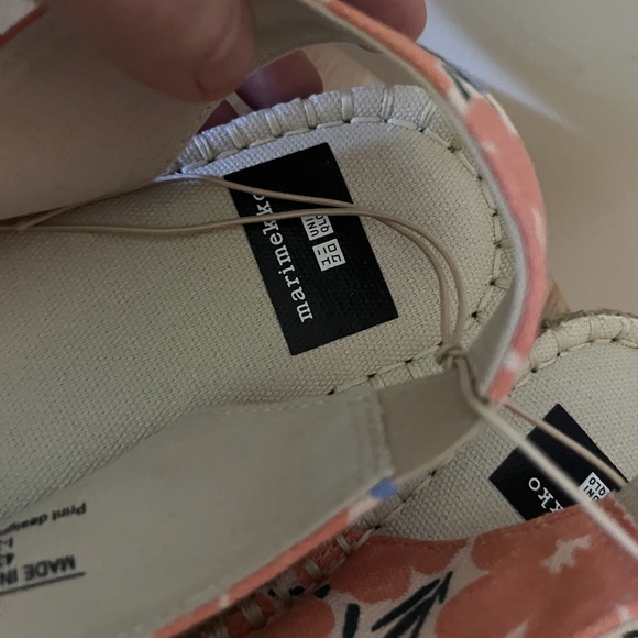 Marimekko Uniqlo collab orange and blue floral open toe espadrilles flats NWT - Picture 4 of 10